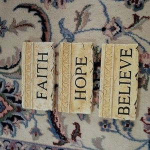 Set of 3 decorative plaques: Faith, Hope, Believe.